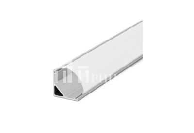 Uglovoi aliuminievyi profil` s ekranom 