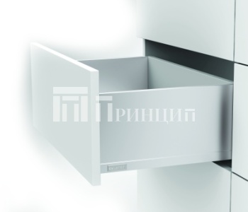 Белый высокий